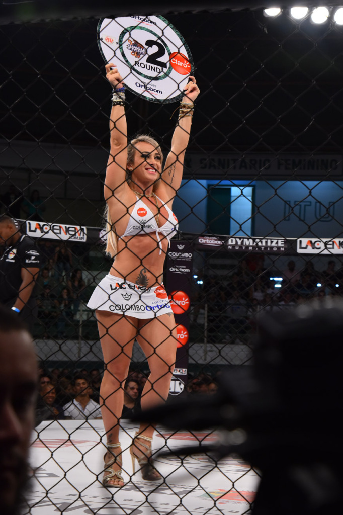 Gêmeas do BBB15 são Ring Girl do Jungle Fight  e fazem muito sucesso