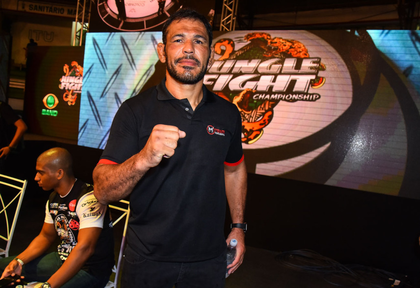 Minotauro marca presença em disputa do Jungle Fight