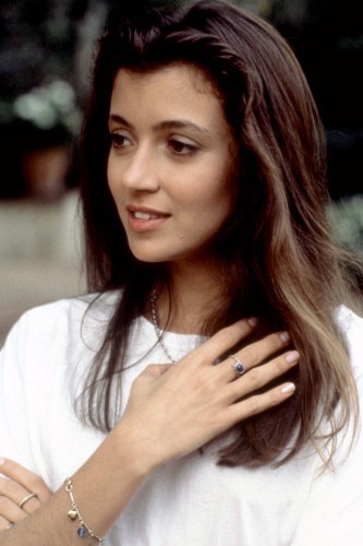 Mia Sara é muito conhecida por ter dado corpo (e que corpo!) à namorada de Ferris Bueller em 