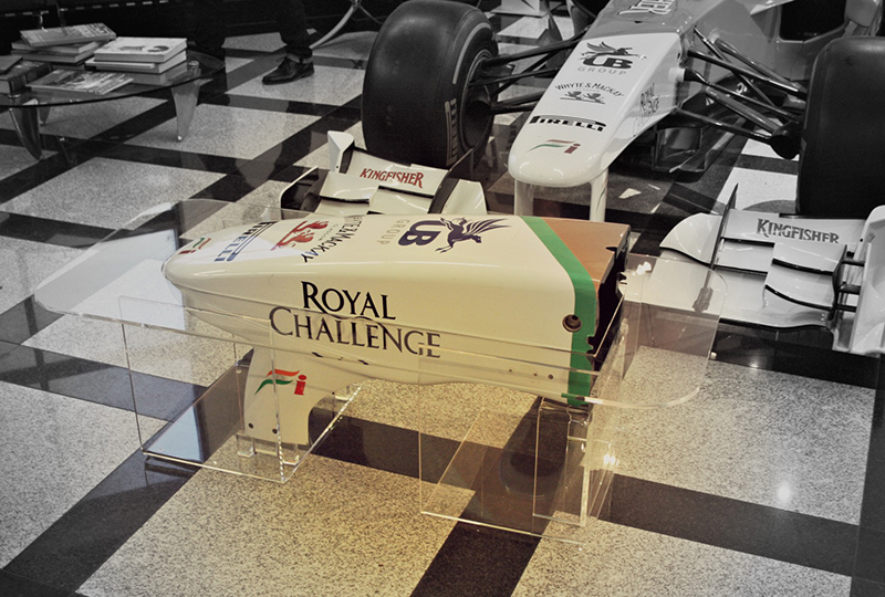 Bico de carro da Force India foi colocado dentro de mesa

Preço: £ 3.700