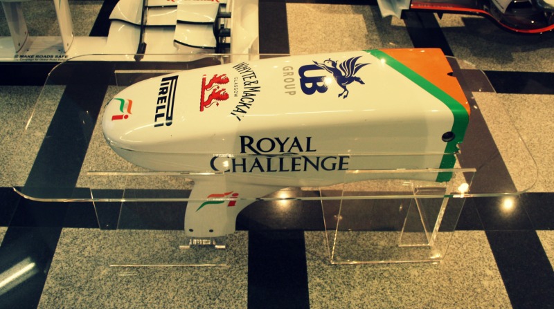 Bico de carro da Force India foi colocado dentro de mesa

Preço: £ 3.700