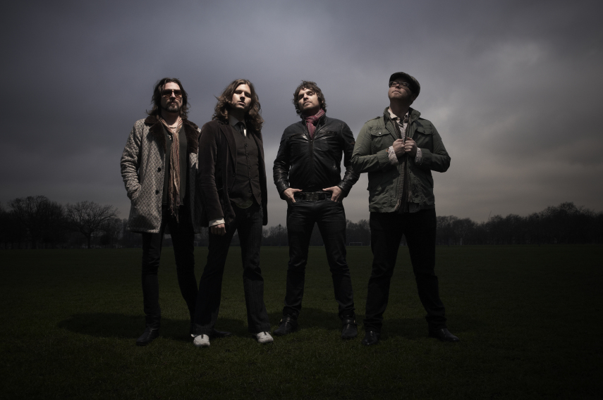 Os roqueiros do Rival Sons chegam ao festival para tocar no dia 25