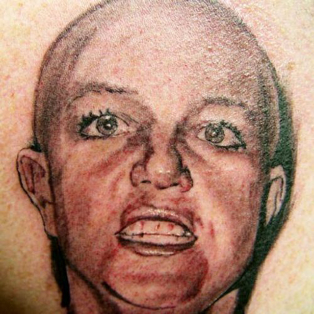 Na boa, quem tatuaria a Britney CARECA?