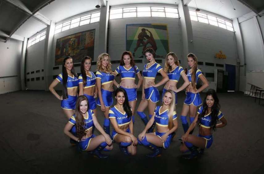 Las Boquitas, as famosas cheerleaders do Boca Juniors