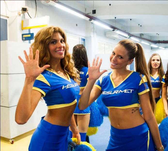 Las Boquitas, as famosas cheerleaders do Boca Juniors