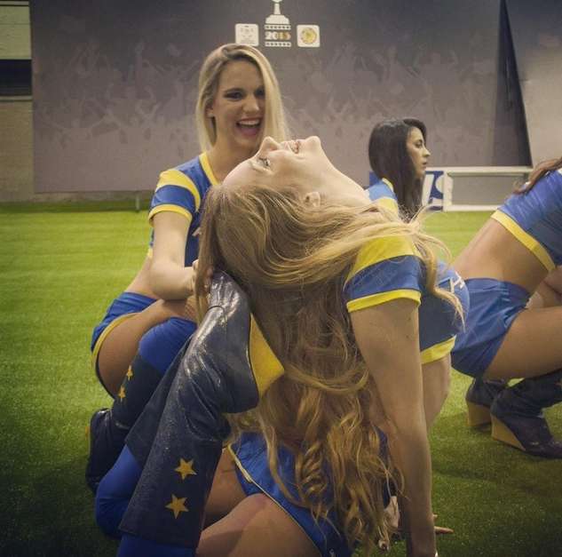 Las Boquitas, as famosas cheerleaders do Boca Juniors