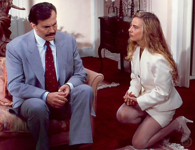 <b>Autor</b>: Gloria Perez 

<b>Ano</b>: 1992/93 

<b>Trama</b>: Diogo é um respeitado juiz que vive um casamente de aparência com Antônia. Ele se apaixona por Bettina, que sofre um acidente e tem morte cerebral. O coração dela é doado para Paloma, que sofria de graves problemas cardíacos. Diogo se aproxima de Paloma a fim de ficar mais próximo da mulher que amava. 
