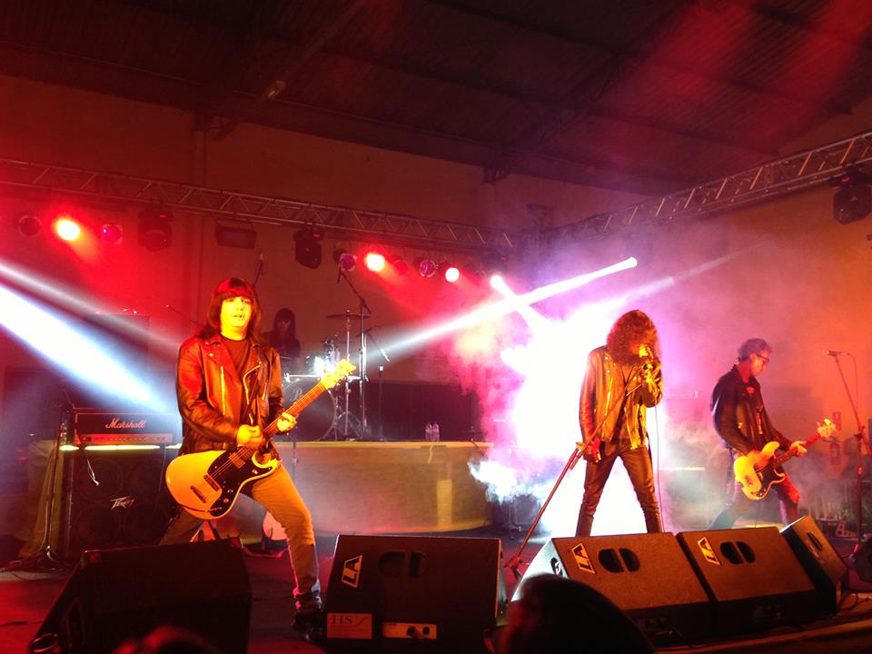 O Brasil possui uma das bandas covers do Ramones mais parecidas com a original, a Teenage Lobotomy.