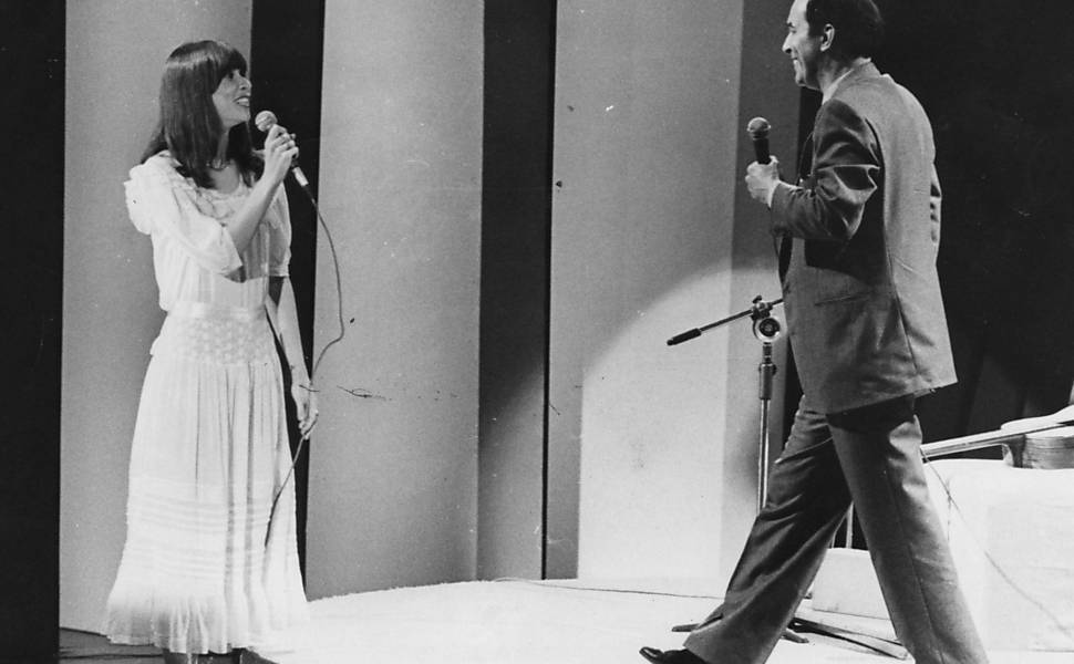 Ao convidar Rita para dividir os vocais em "Jou Jou Balangandans", para seu especial de 1980 na TV Globo, João Gilberto fez apenas um pedido: que a cantora estivesse usando um vestidinho. Na de jeans e camiseta! A insólita dupla para a época chocou o público, que depois aprovou a parceria.