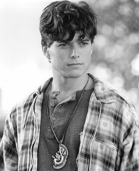 Ele atuou no seriado adolescente 'Party of Five'.