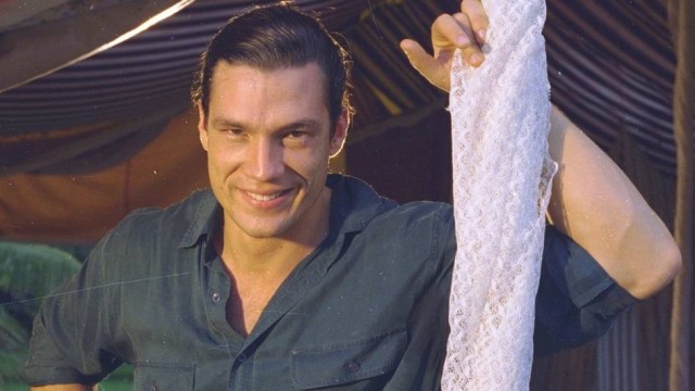 Ok, passou 20 anos e o moço Ricardo Macchi ainda nãããão superou o papel de destaque que viveu na novela Explode Coração. Ele ainda fica meio chateado quando lhe perguntam sobre essa fase da vida. 