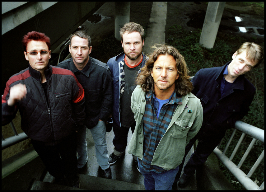 Eddie Vedder sempre foi apaixonado pelo mar e nessa canção diz como o oceano faz parte de seu dia a dia.

Letra:

