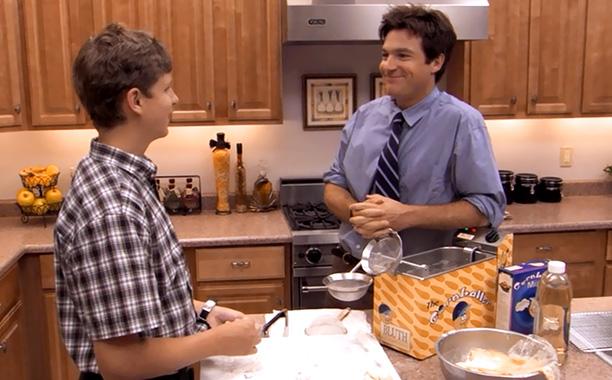 E na série <i>Arrested Development</i>, o The Cornballer era garantia de bolinhos de milho fritos queimando a sua mão!