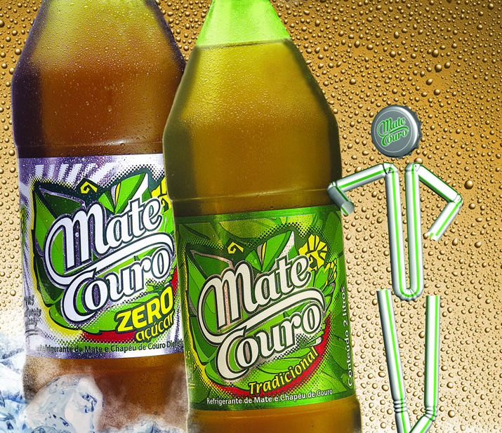 Essa bebida mineira, chamada Mate Couro, leva em sua receita as ervas mate e chapéu-de-couro, além de sementes de guaraná
