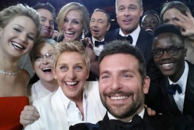 Até a selfie feita pela apresentadora Ellen DeGeneres na cerimônia de premiação do Oscar 2014 era ação de marketing. A foto, que alcançou 2,7 milhões de retuítes em uma hora, era propaganda da fabricante de celulares Samsung
