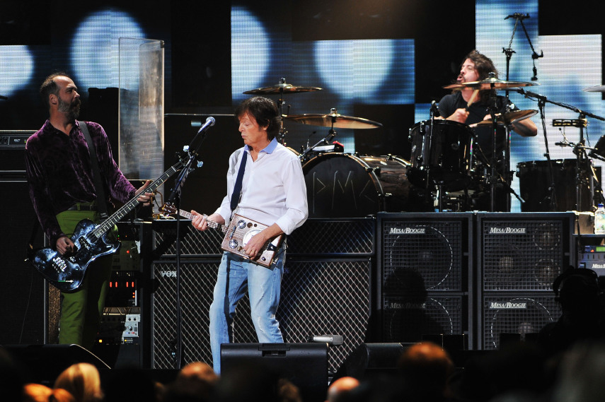 Paul nunca será Kurt Cobain, e Kurt nunca será Paul. Mas um dia, o ex-beatle sentiu o gostinho do que é ser um Nirvana e  tocou ao lado de Dave Grohl, Krist Novoselic e Pat Smear em um show da turnê 