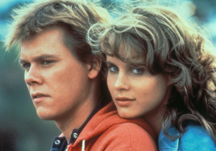 E também "Footloose", no qual Kevin Bacon enfrenta uma escola e uma cidade onde os jovem foram proibidos de dançar
