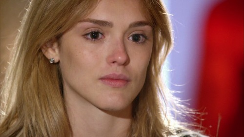 Mas a novela termina no início de julho. E agora, qual será o próximo look de Isabelle Drummond?