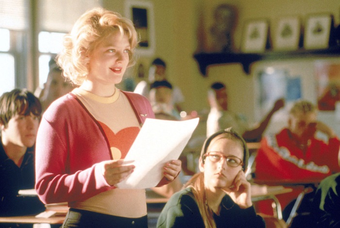 Ainda dá tempo de lembrar este outro frequentador assíduo da "Sessão da Tarde", estrelado por Drew Barrymore