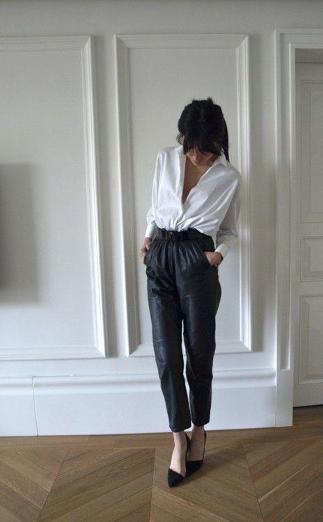 Folgadinha e com caimento mais justo nas pernas, peça era obrigatória no guarda-roupa das fashionistas dos anos 80. A clochard voltou mais descolada e casual do que nunca!