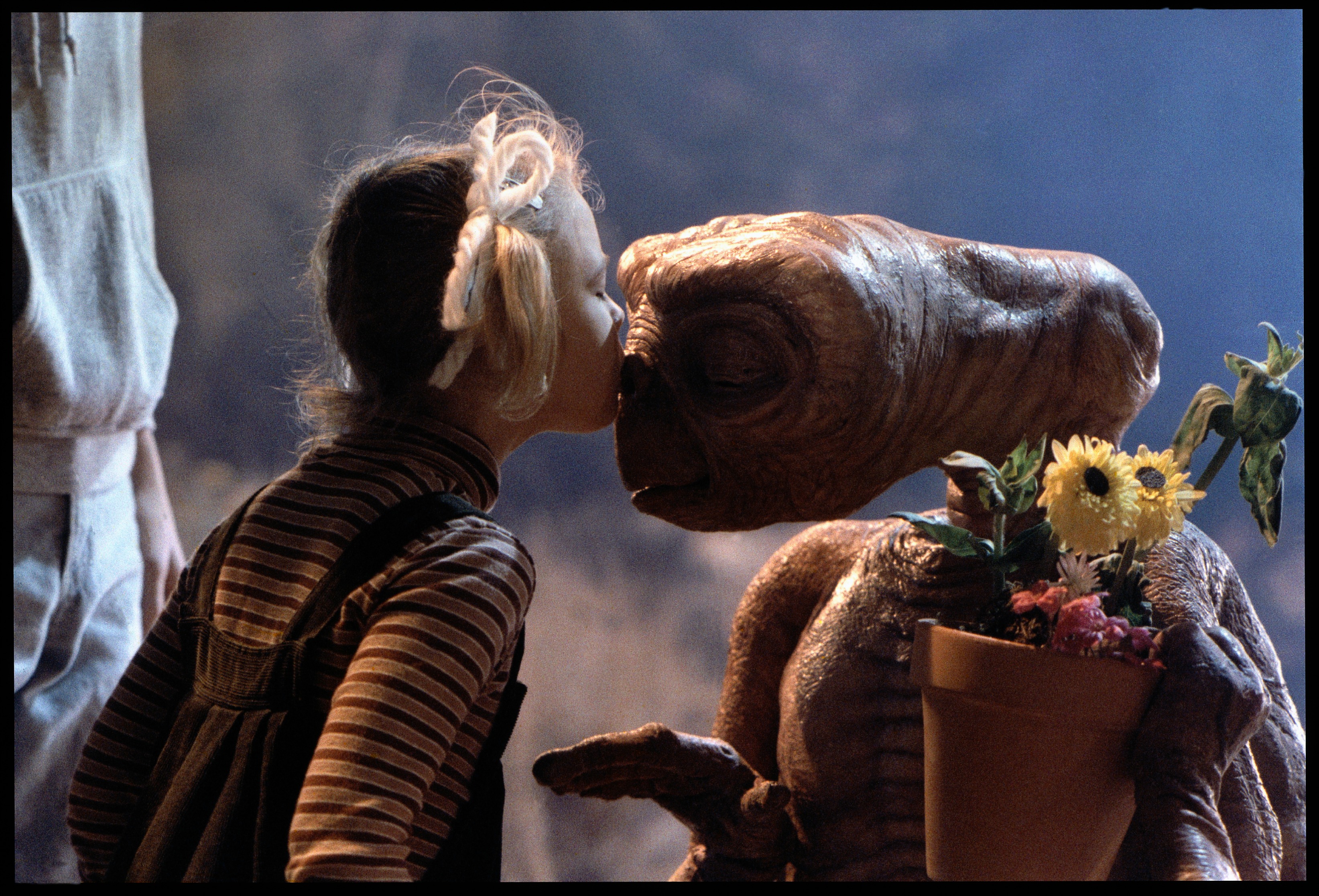 Os alienígenas em E.T. e Contatos Imediatos de Terceiro Grau; os dinossauros em Jurassic Park; o cavalo em Cavalo de Guerra, e assim por diante, chegando até os dinos do atual Jurassic World, legítimo herdeiro de Spielberg