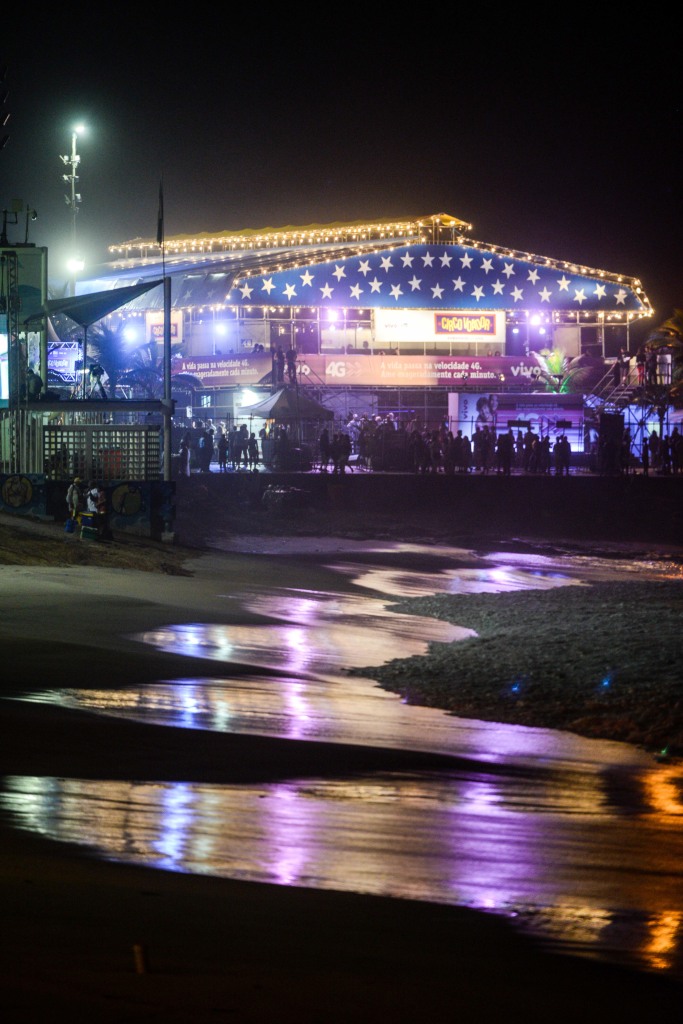 Circo Voador volta com sua lona original à Praia do Arpoador no projeto Exagerado 30 anos.