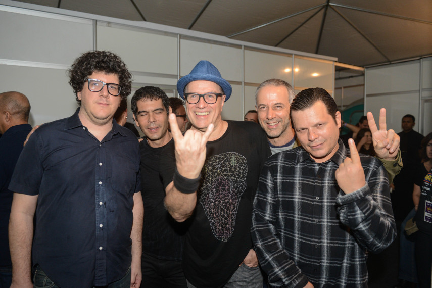 Banda Todos Envolvidos: Kassin, Dado Villa-Lobos, Liminha, João Barone e Toni Platão. Circo Voador volta com sua lona original à Praia do Arpoador no projeto Exagerado 30 anos.