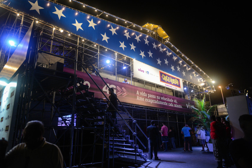Circo Voador volta com sua lona original à Praia do Arpoador no projeto Exagerado 30 anos.