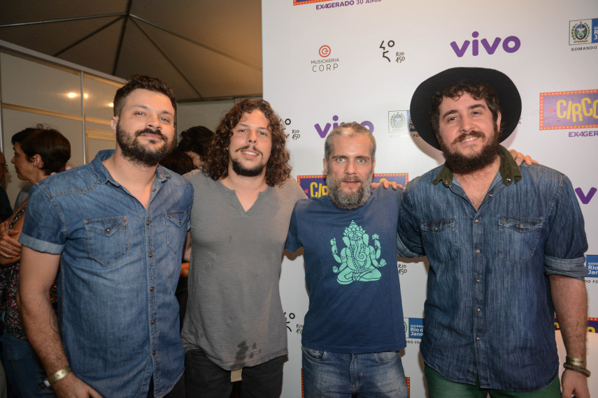 Banda Suricato na segunda noite do projeto Circo Voador - Exagerado 30 anos, no Arpoador.