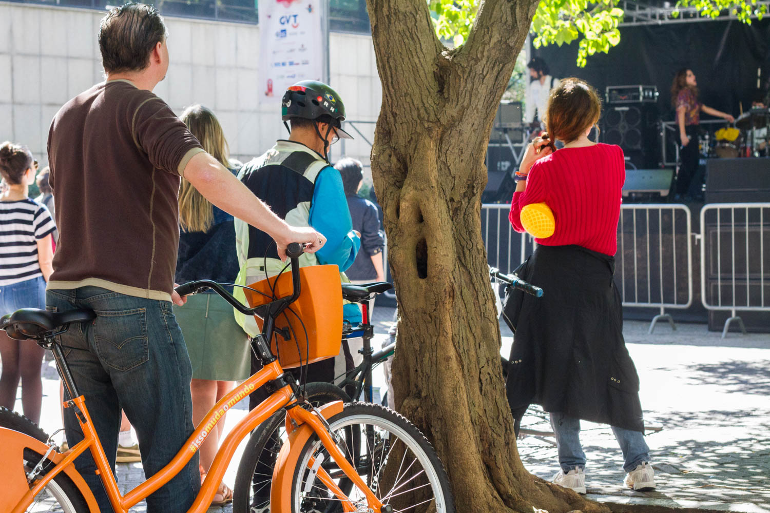Deu pra colar de bike. E a gente acha que bike é cidadania, bike é inteligência, bike é puro amor.
