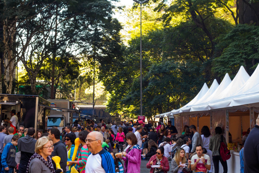 A descentralização, com eventos em todas as regiões da cidade deu certo. Apesar de ainda terem rolado arrastões, as ocorrências diminuíram, foram 73.   Na edição de 2014, 128 pessoas foram detidas, cinco vítimas foram baleadas e duas esfaqueadas.