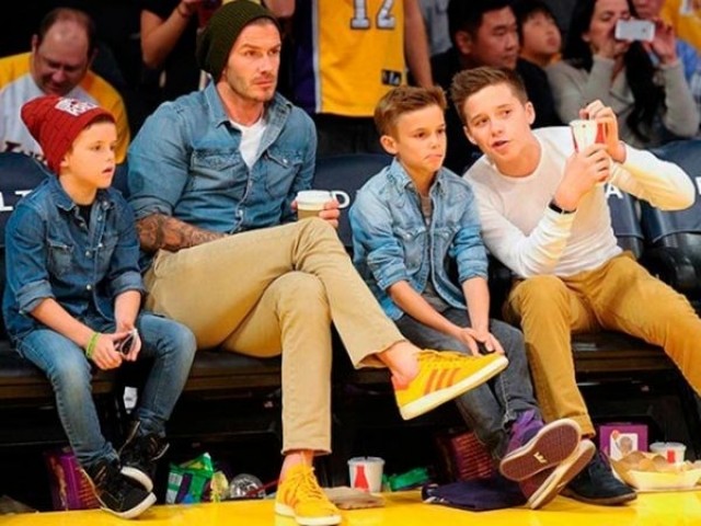 Não tem como não citar essa família quando o assunto é moda. O trioBrooklyn, Romeo e Cruz é puro estilo como o pai (e a mãe, é claro!) 