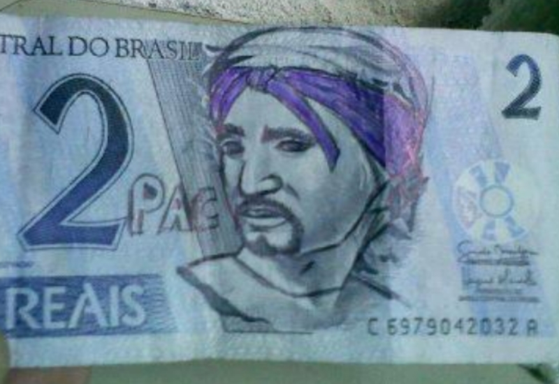 O rapper Tupak (ou 2pac) também foi lembrado na nota de dois reais