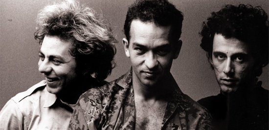 Em 1985, o Rock in Rio também fez com que os Paralamas explodissem. Eles entraram na Cidade do Rock como novatos e saíram consagrados.