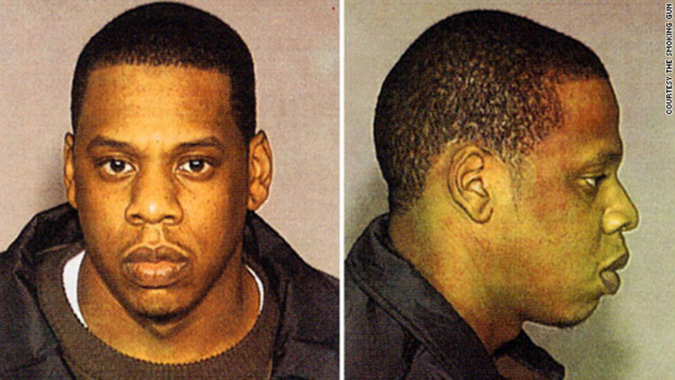 Em 1999, o rapper Jay-Z atacou o produtor Laurence "Un" Rivera, detalhe: com uma faca. Óbvio que ele foi condenado, né?