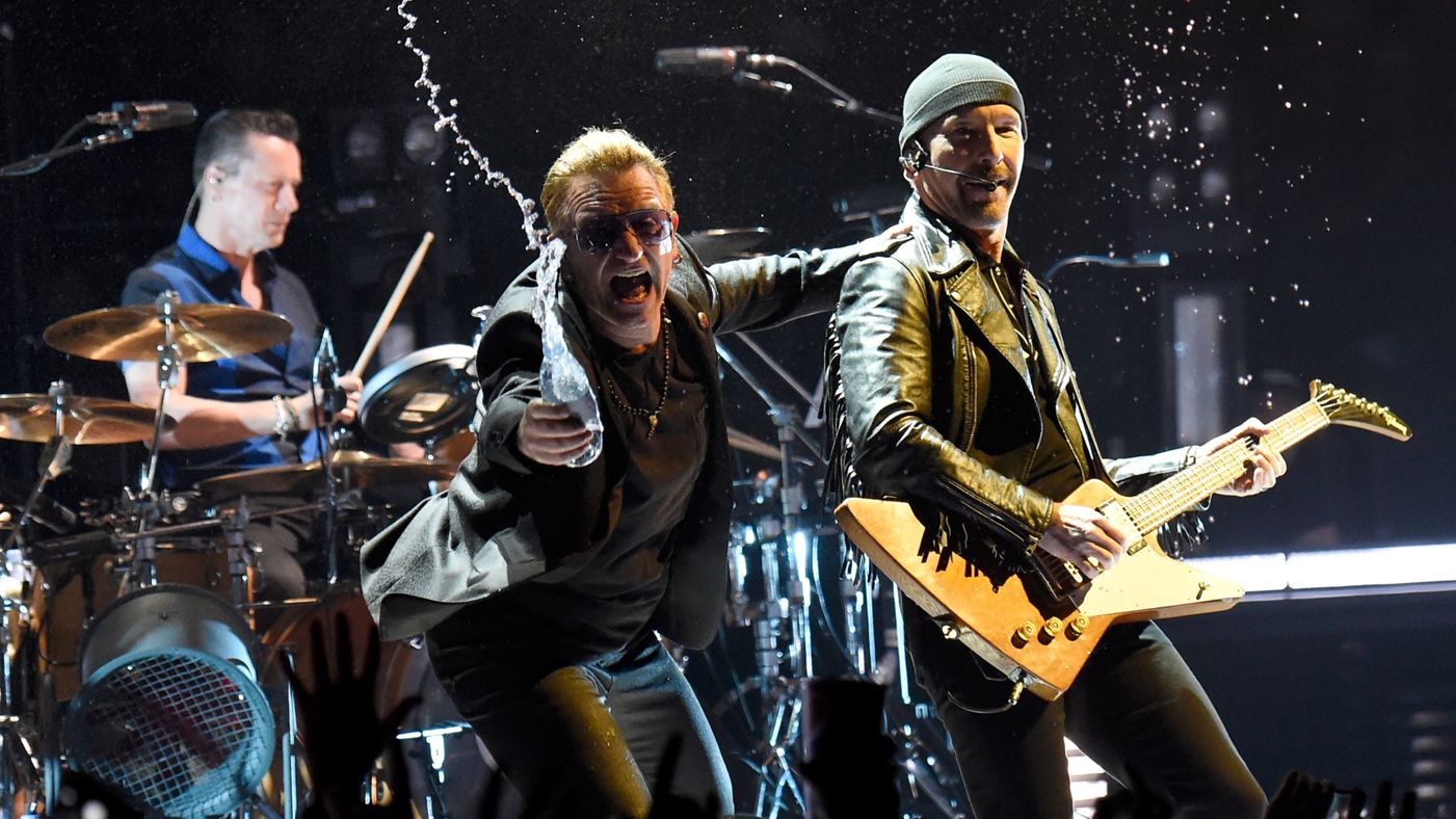 Por fim, a turma de Bono Vox se deu mal ao querer "dar de graça" o seu mais recente álbum, Songs of Innocence, através dos gadgets Apple das pessoas. Ninguém gosta de ter um arquivo não desejado em seu aparelho, mesmo que seja um disco inédito do U2. O exemplo foi dado. 7 a 1 neles!
