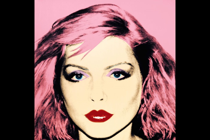 Warhol também imortalizou Debbie ao pintar seu retrato no mesmo estilo com que tinha pintado Marilyn Monroe, Liz Taylor, Liza Minnelli...
