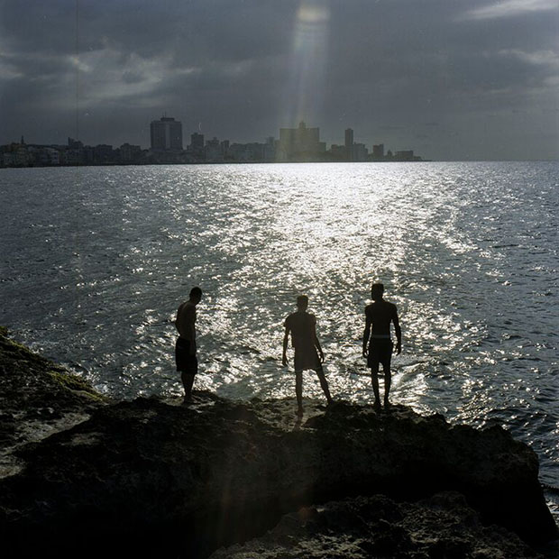 Malecon, lugar popular entre os jovens de Havana