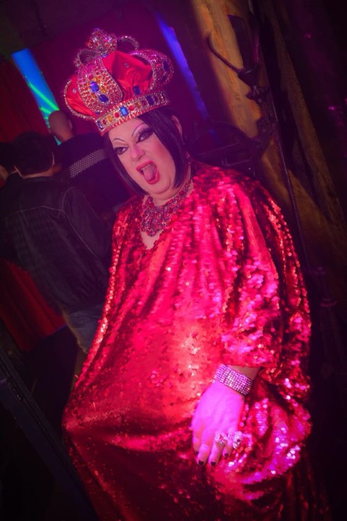 Em outra festa da casa, Kaká exibiu outro look luxuoso