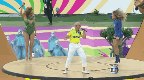Né, <b>JLo</b>? Alô, JLo? Tá funcionando o microfone, sim, pode cantar.