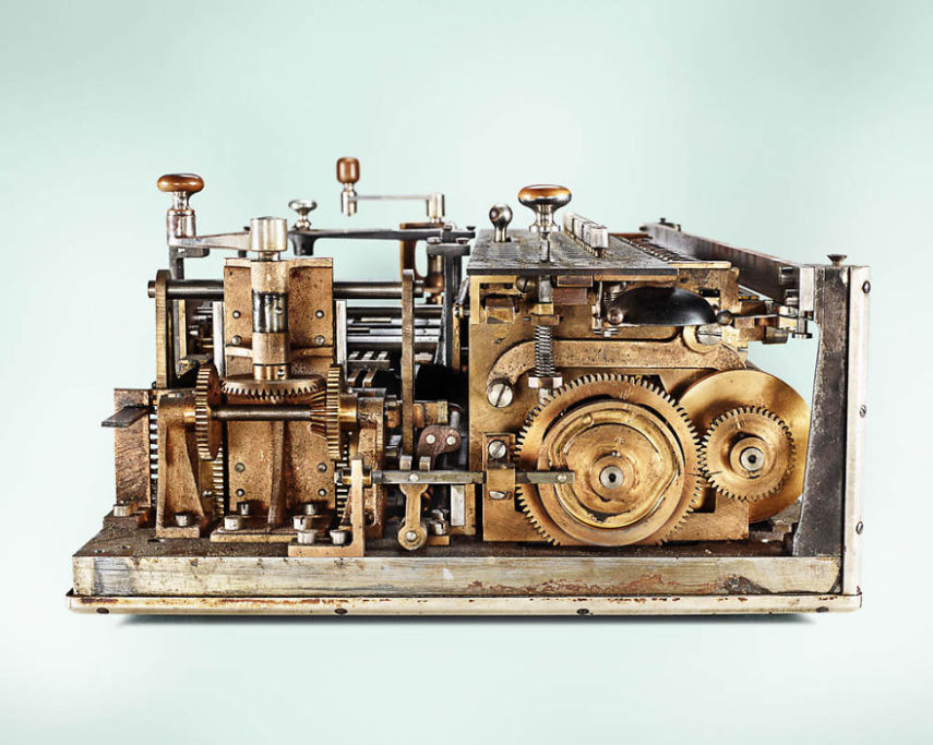 Kevin Twomey criou o projeto Calculators quando um colecionador, Mark Glusker, pediu que ele fotografasse suas máquinas