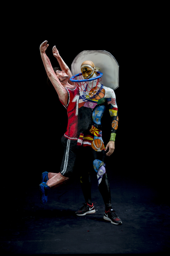 Modelo participa de competição de pintura corporal na Áustria