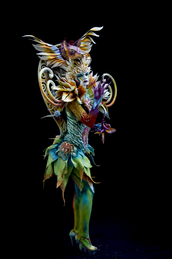 Modelo participa de competição de pintura corporal na Áustria