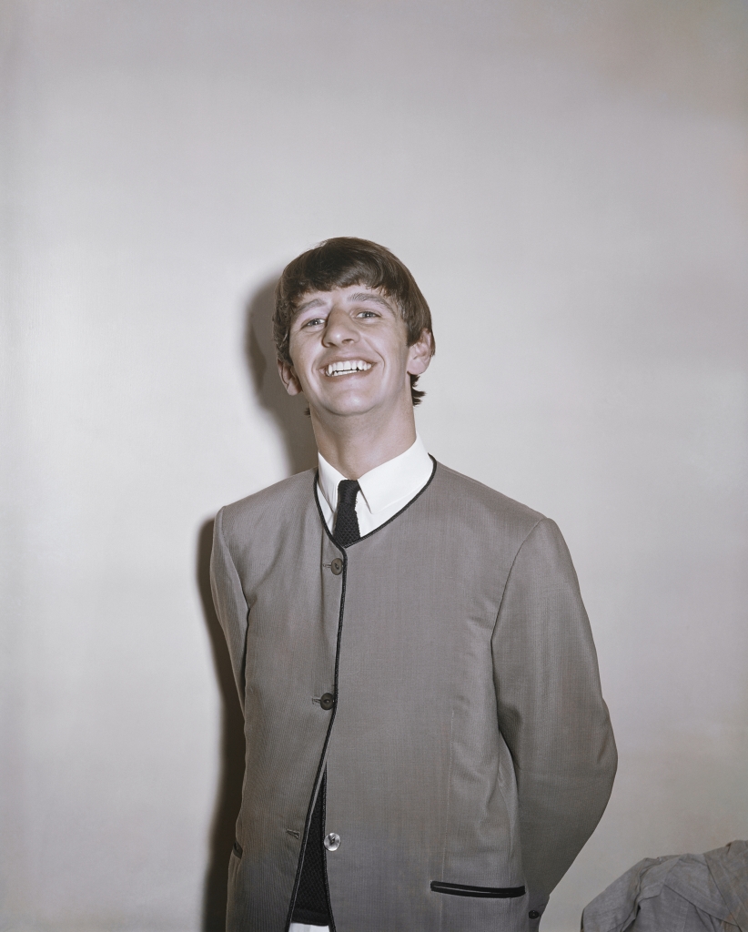 É verdade que Ringo não era um grande compositor - ele escreveu só umas duas músicas dos Beatles, mas o seu ritmo na bateria era consistente e nunca invasivo. Seus golpes por trás do bumbo ajudaram a criar a grande mágica de praticamente todas as músicas gravadas pelos Beatles.