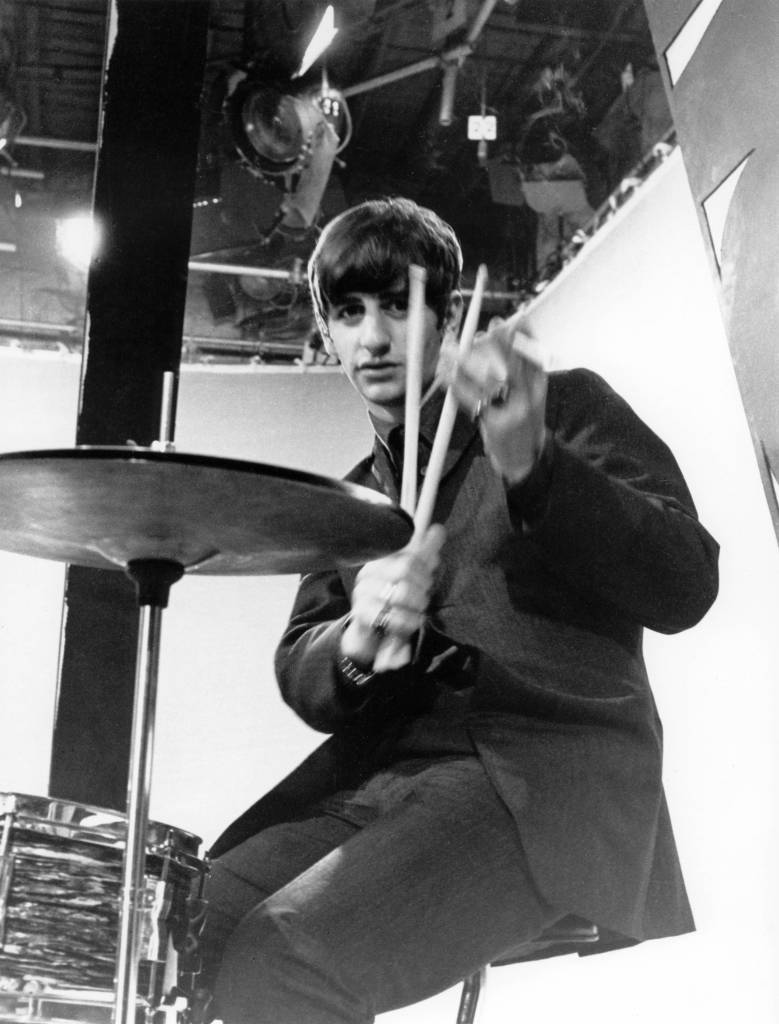 No estúdio, Ringo não gostava de gravar as suas partes sozinho. Ele preferia gravar com a banda toda tocando junto. Foi assim que ele gravou o solo de bateria de The End, do disco Abbey Road - e esse solo foi feito numa tacada só.