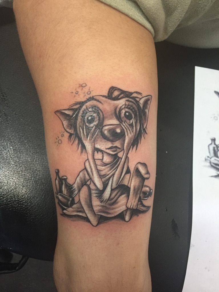 Fãs homenageiam Harry Potter fazendo tatuagens