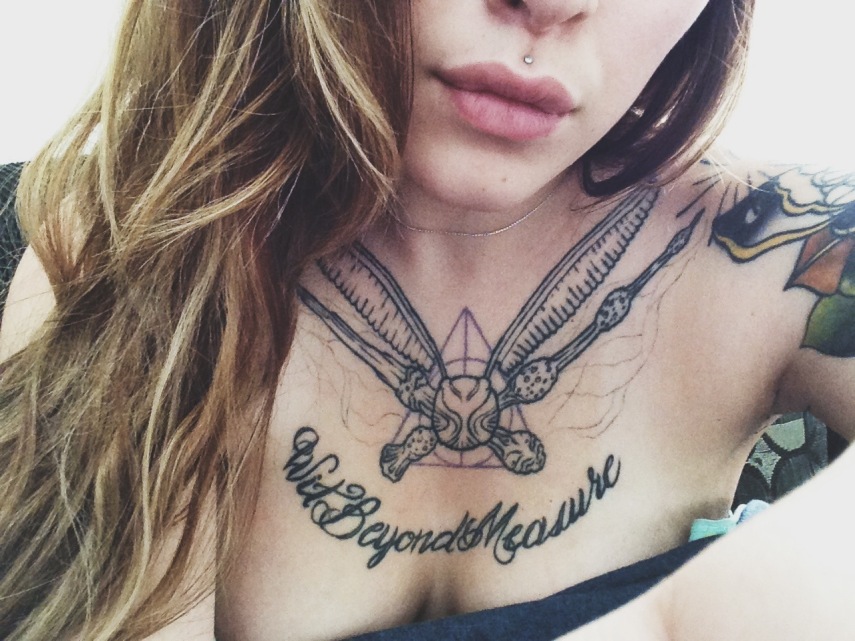 Fãs homenageiam Harry Potter fazendo tatuagens