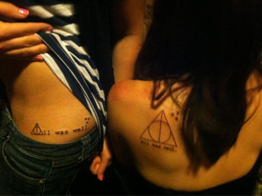 Fãs homenageiam Harry Potter fazendo tatuagens