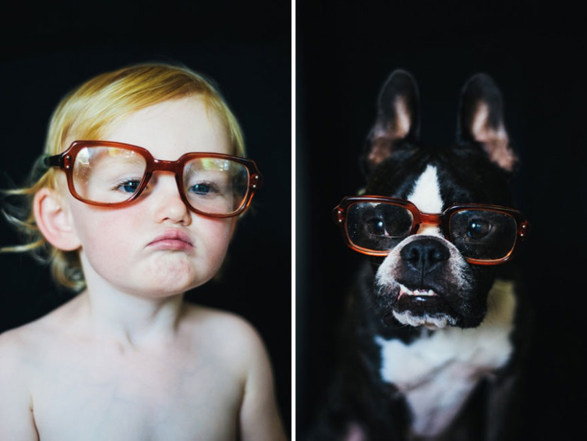 Fotógrafo clica a filha e o seu cão de estimação usando os mesmos acessórios e nas mesmas poses