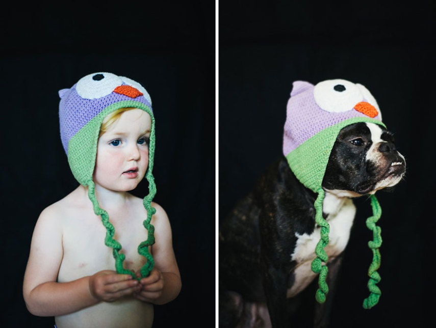 Fotógrafo clica a filha e o seu cão de estimação usando os mesmos acessórios e nas mesmas poses